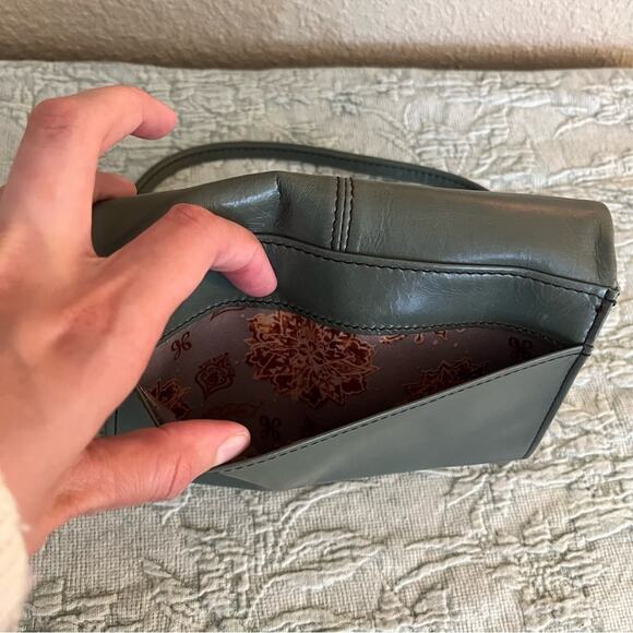 HOBO Jetty Leather Convertible Wallet Clutch Wristlet Bag Bottle Green - Picture 9 of 14